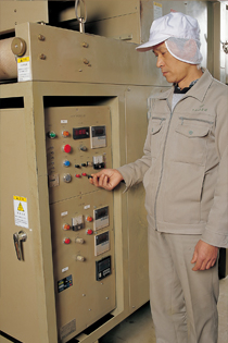 4.焙【いる】より鮮やかに、より香り豊かなお茶に仕上げます。